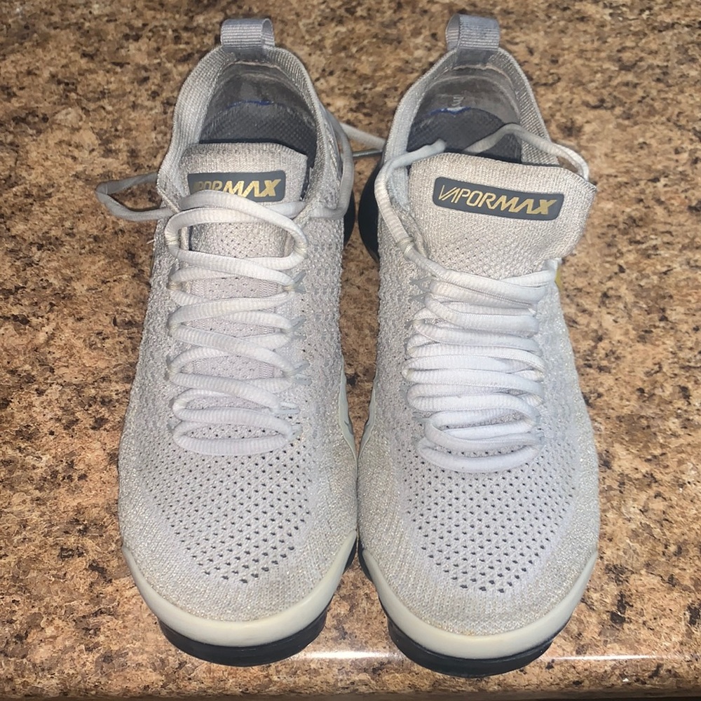 Women Nike AirMax Sneakers Size 7 1/2